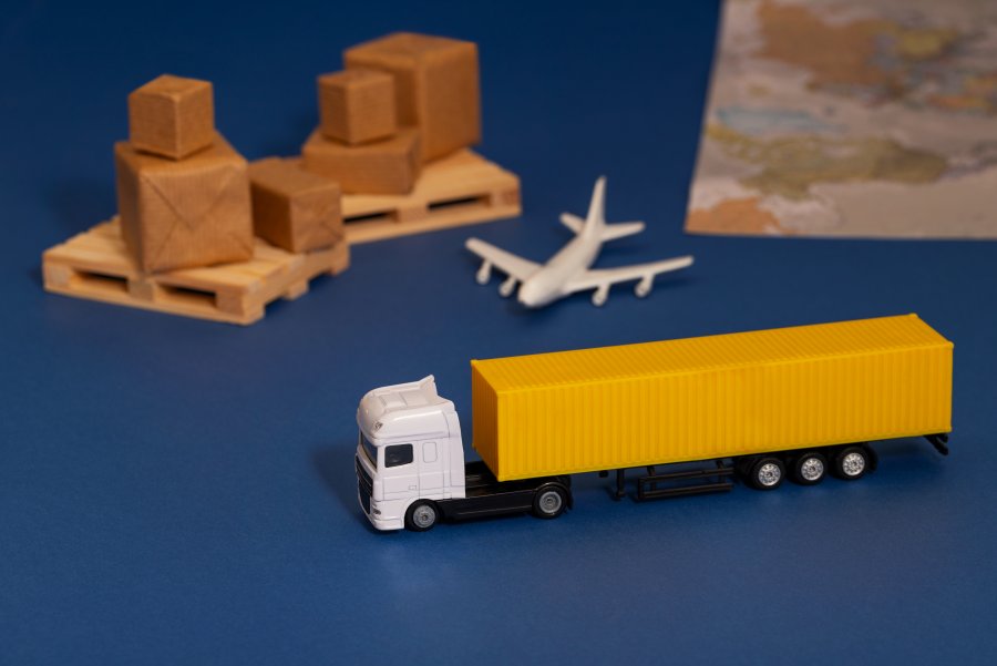 Mito ou Verdade? O transporte aéreo de carga é mais caro que o rodoviário?